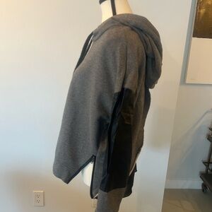 Trendy Grey Hoodie w/ Faux Leather Sleeves & Cut-Out Back – Size Small (Fits M)